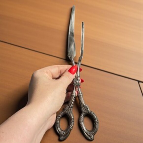 Vintage Ambassador Spain Stainless Pastry Cake Tongs Ornate Baroque Floral - Picture 5 of 10